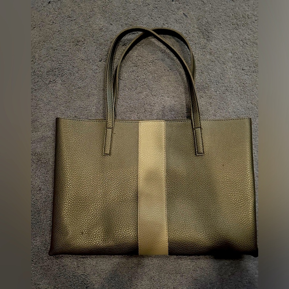 VINCE CAMUTO vegan leather “Luck” tote